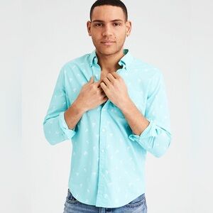 American Eagle Teal Blue Poplin Palm Tree Print Button Down Classic Fit Shirt